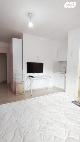 יחידת דיור, אריה בן אליעזר, רמז, מערב ותיק, ראשון לציון