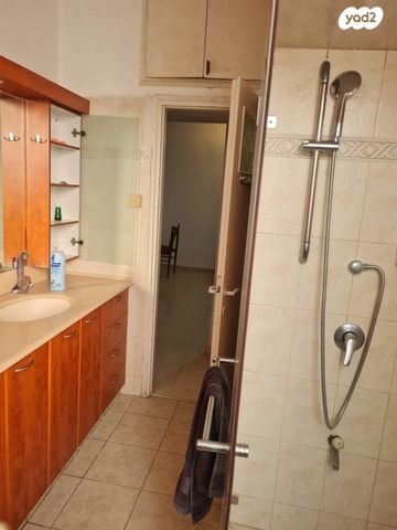 דירה, אחד העם 15, רמב"ם, ראשון לציון