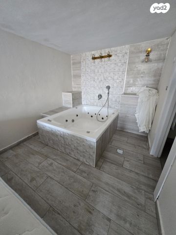 יחידת דיור, בית אריה / עופרים