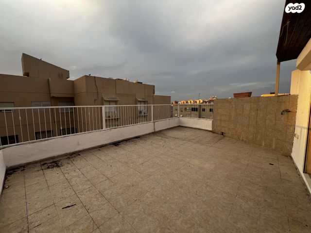 גג/ פנטהאוז, שדרות רוברט סולד 26, קרית ים  א', קרית ים