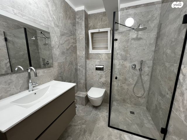 גג/ פנטהאוז, שדרות רוברט סולד 26, קרית ים  א', קרית ים