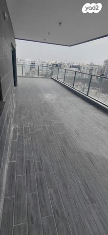 דירה, הרצליה