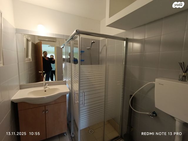 יחידת דיור, אלה, שאר העיר, כפר ורדים