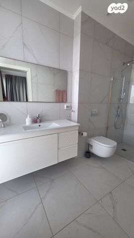 דירה, אהוד מנור, עיר ימים, נתניה