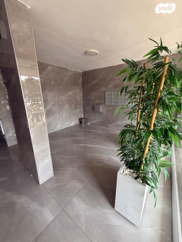 דירה, דרך ההגנה, נווה ברבור, כפר שלם מערב, תל אביב יפו