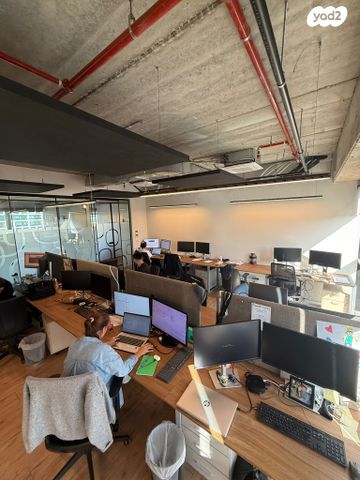 בניין משרדים, יגאל אלון, תל אביב יפו