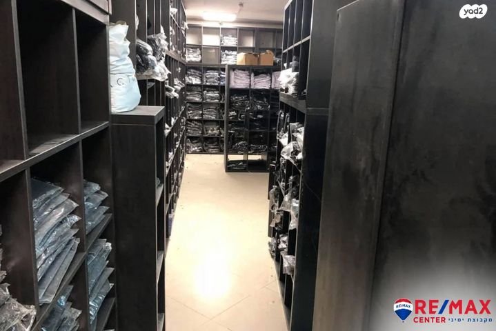 מחסנים, סוקולוב 54, מרכז, קרית עבודה, חולון