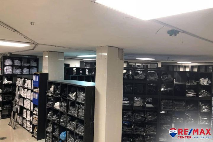 מחסנים, סוקולוב 54, מרכז, קרית עבודה, חולון