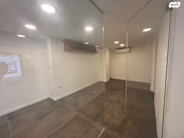 חנויות/ שטח מסחרי, פרישמן 15, הצפון הישן - דרום, תל אביב יפו