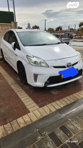 טויוטה פריוס