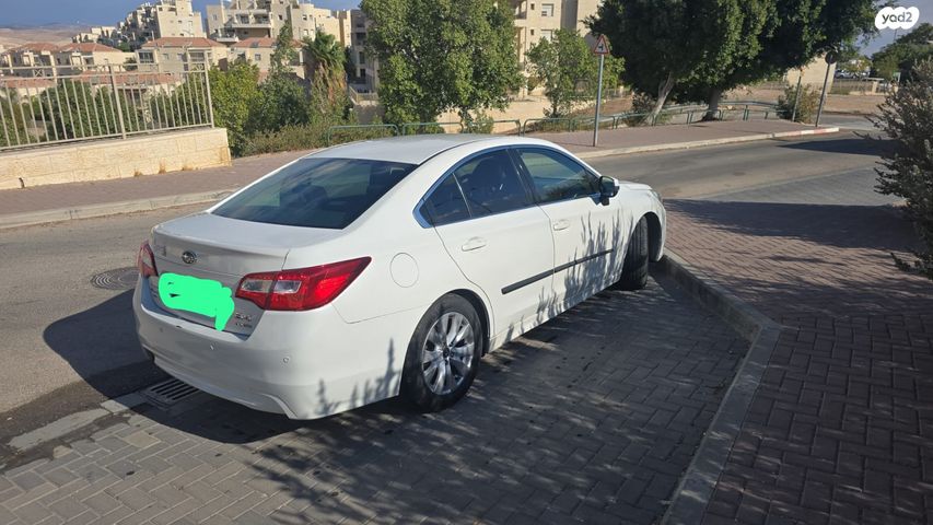 סובארו B4/לגאסי