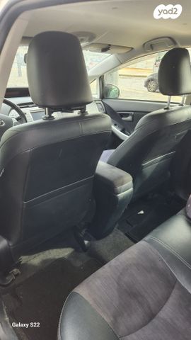 טויוטה פריוס