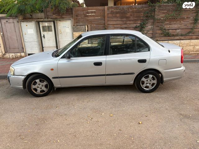 יונדאי אקסנט i25