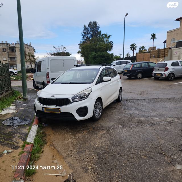 מודעת רכב קיה קארנס
