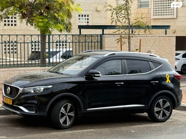 מודעת רכב אם ג'י ZS