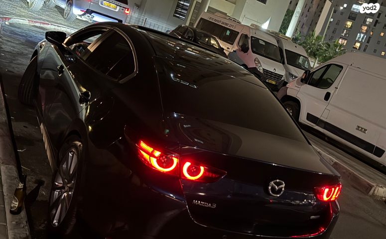 מאזדה 3