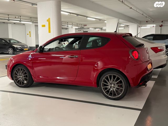 מודעת רכב אלפא רומיאו מיטו