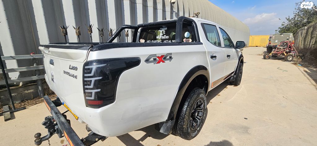 מיצובישי טרייטון / L200