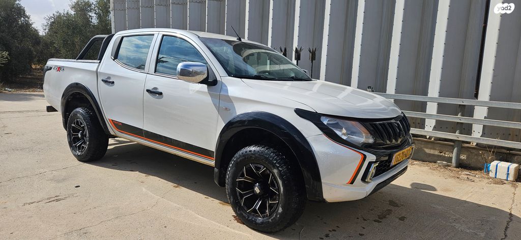 מיצובישי טרייטון / L200