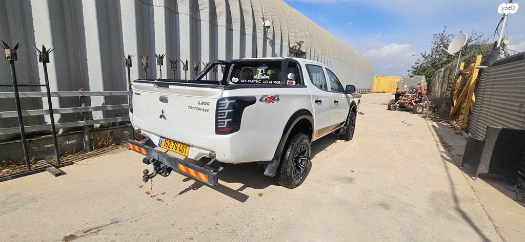 מיצובישי טרייטון / L200