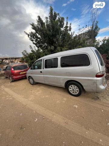 יונדאי H-1 / i800