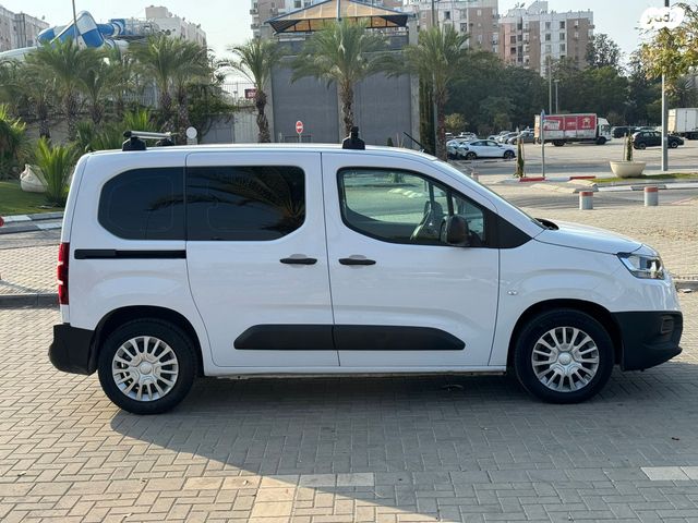 טויוטה פרואייס סיטי