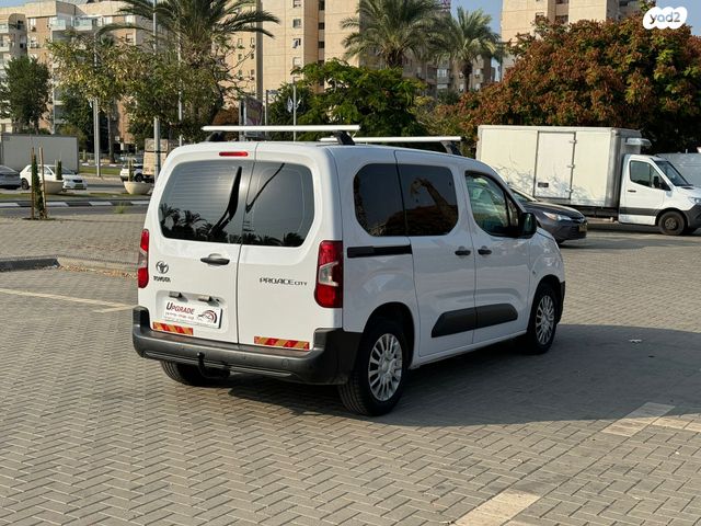 טויוטה פרואייס סיטי