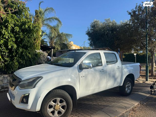 איסוזו די-מקס