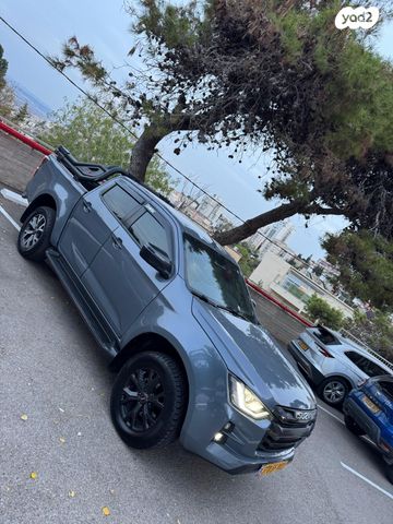 איסוזו די-מקס