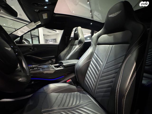 אסטון מרטין DBX