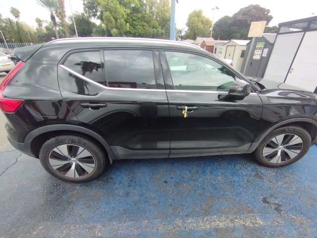 מודעת רכב וולוו XC40