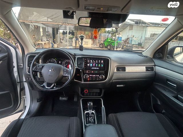 מיצובישי אאוטלנדר