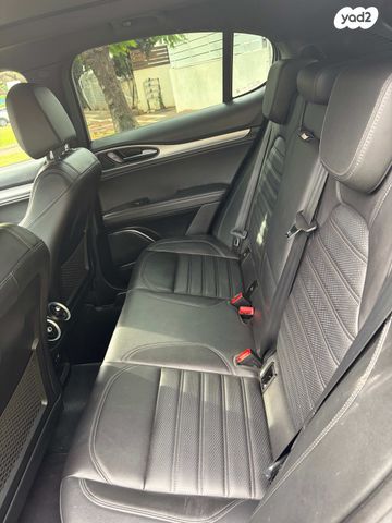 אלפא רומיאו סטלביו