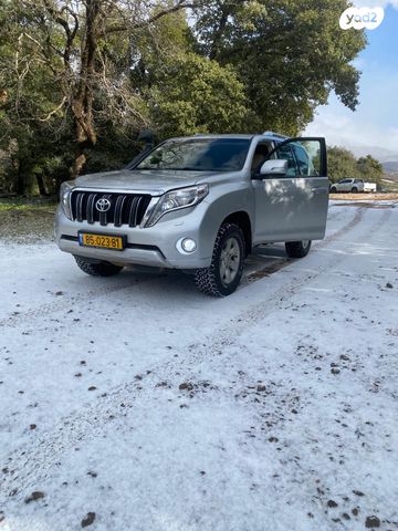 טויוטה לנד קרוזר