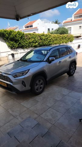 טויוטה RAV4
