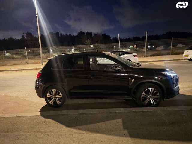 מודעת רכב מיצובישי ASX