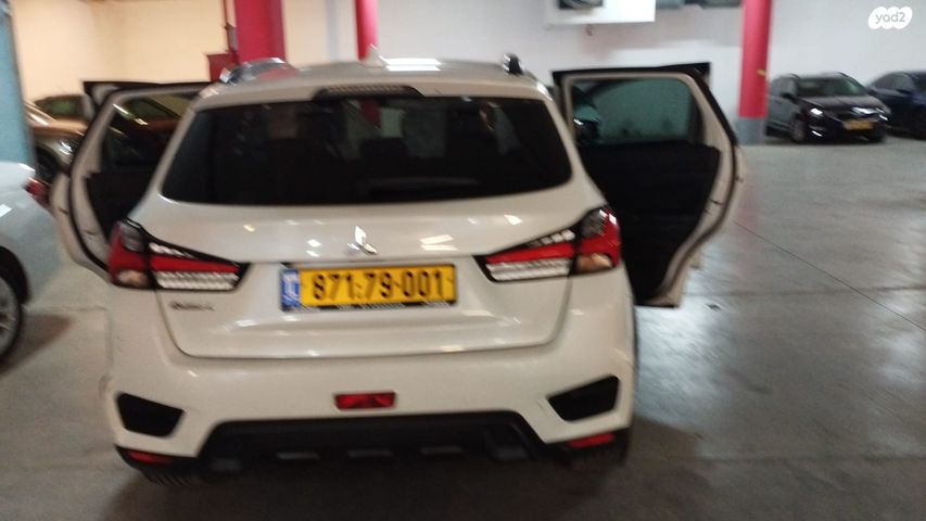 מודעת רכב מיצובישי ASX