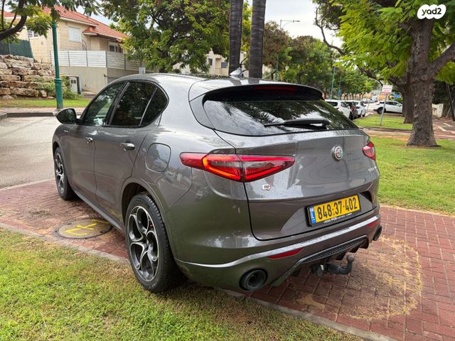 אלפא רומיאו סטלביו