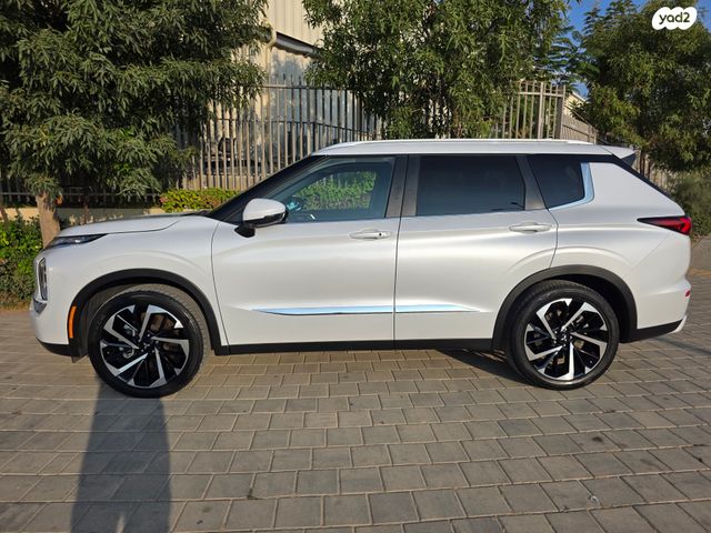 מיצובישי אאוטלנדר