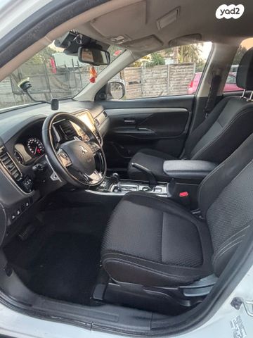 מיצובישי אאוטלנדר