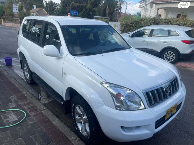 טויוטה לנד קרוזר