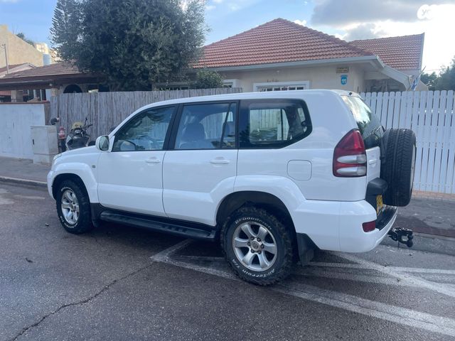 טויוטה לנד קרוזר