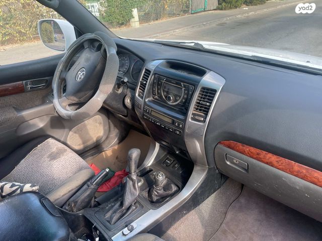 טויוטה לנד קרוזר