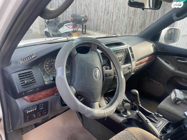 טויוטה לנד קרוזר