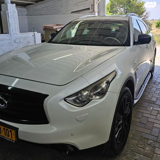 אינפיניטי QX70