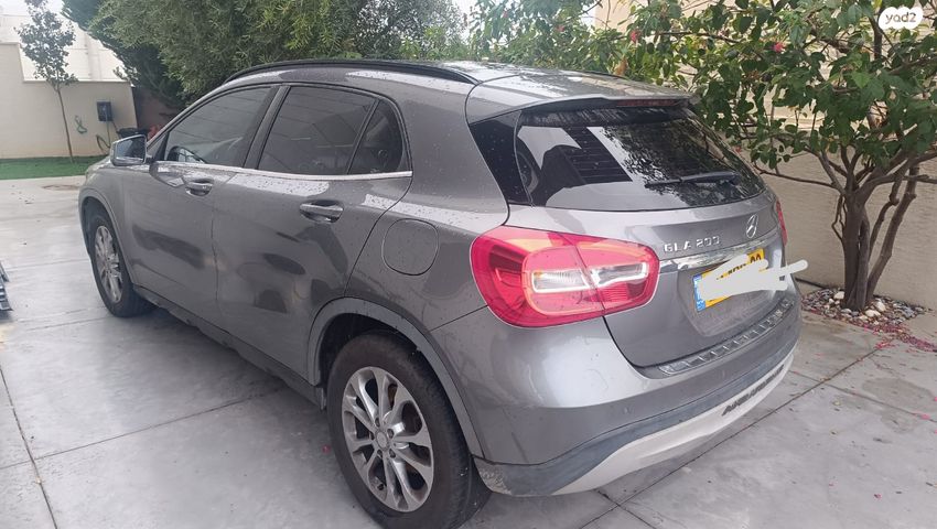 מרצדס-בנץ GLA