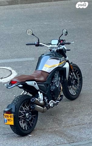 מודעת רכב Voge 500AC