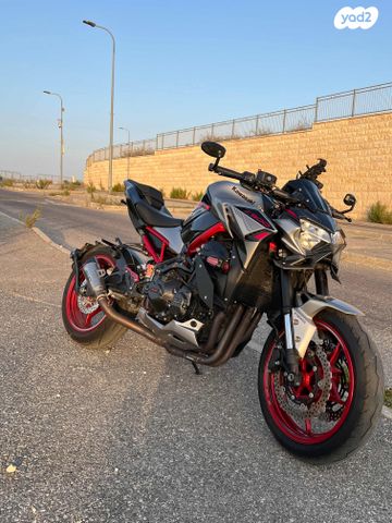 קאוואסאקי Z900