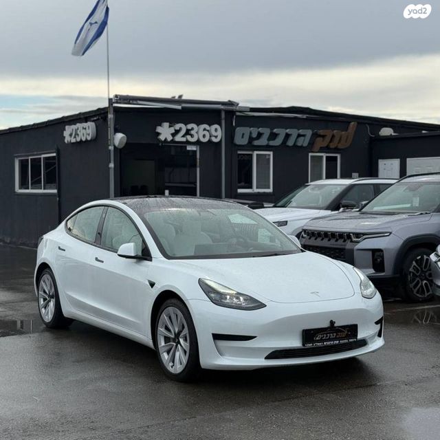 מודעת רכב טסלה מודל 3
