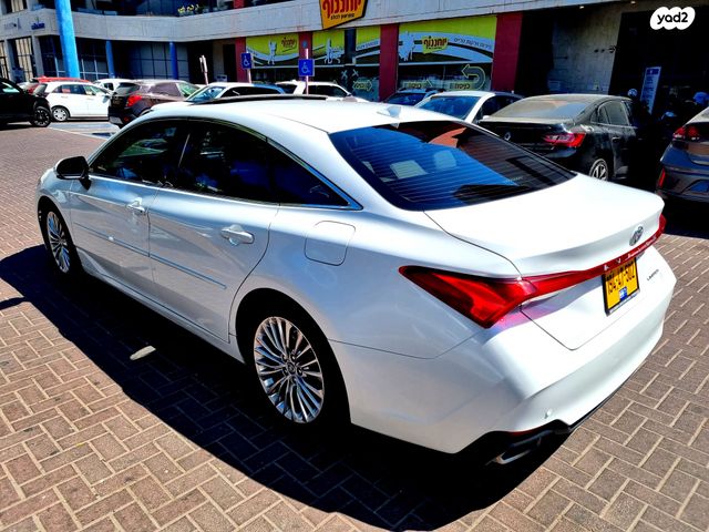 טויוטה אוולון